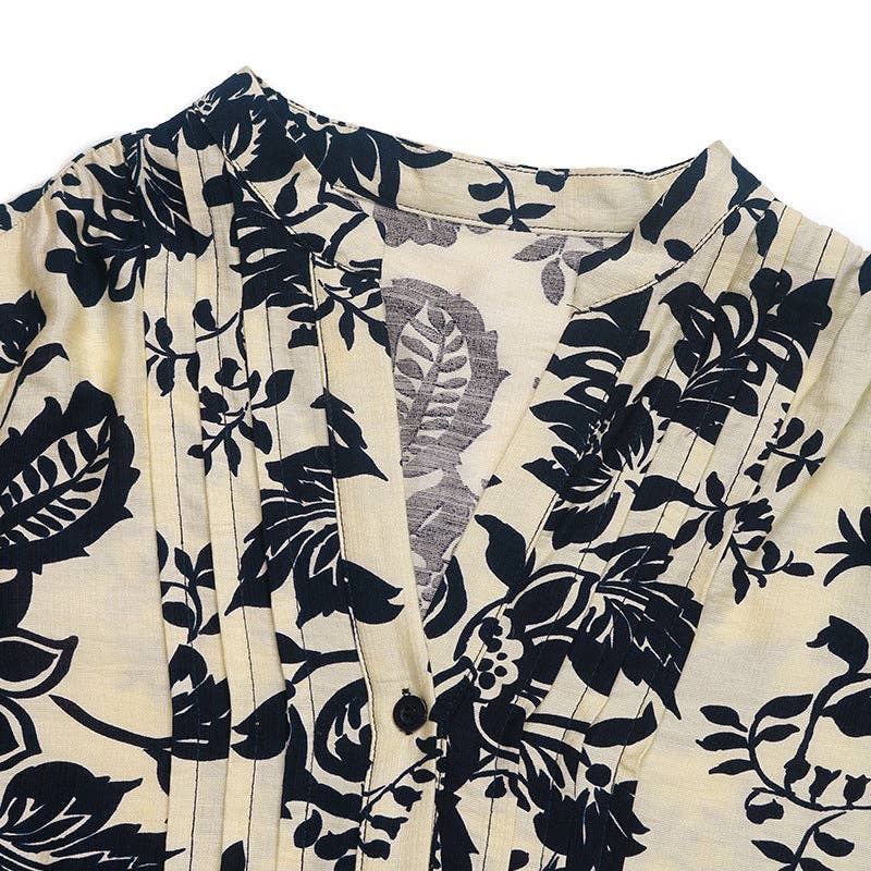Elegant Floral Print Blouse with Pintuck Detail