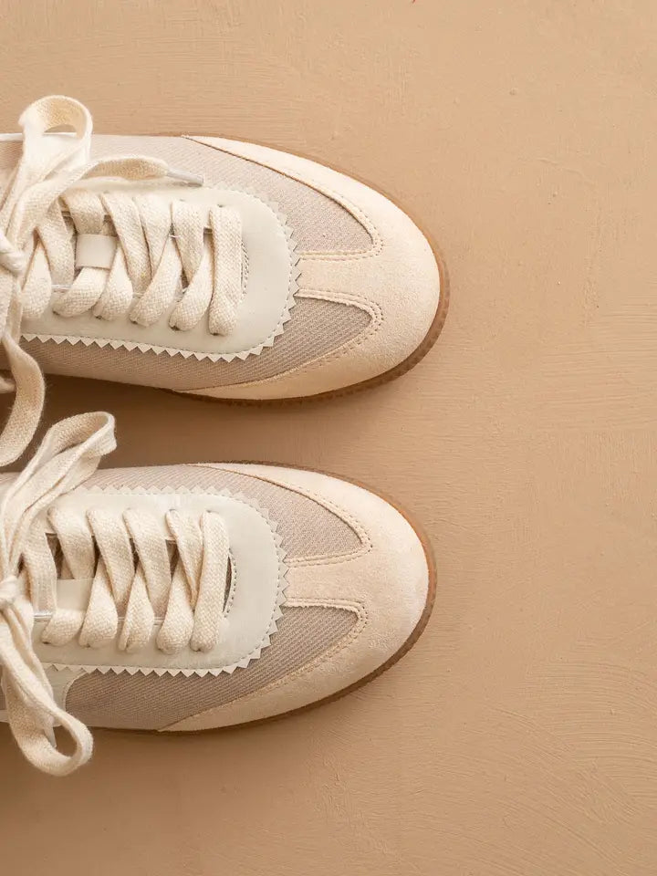 Kyla Ultra Classic Low-Top Sneaker