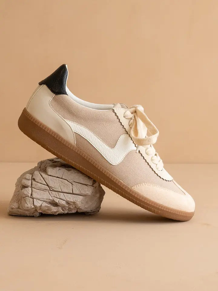 Kyla Ultra Classic Low-Top Sneaker